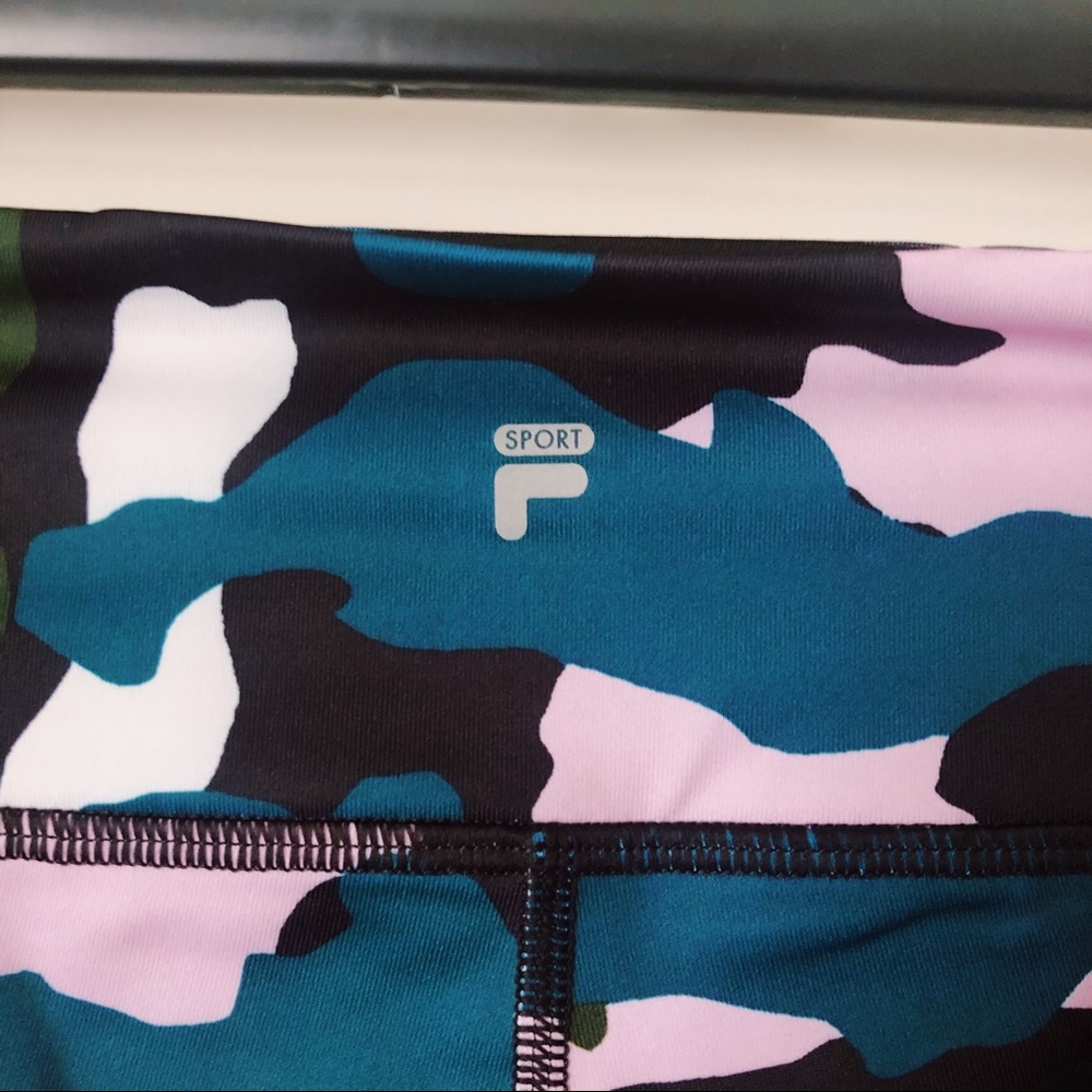 ✨NWT✨ FILA Camouflage Workout Capris - Picture 3 of 4